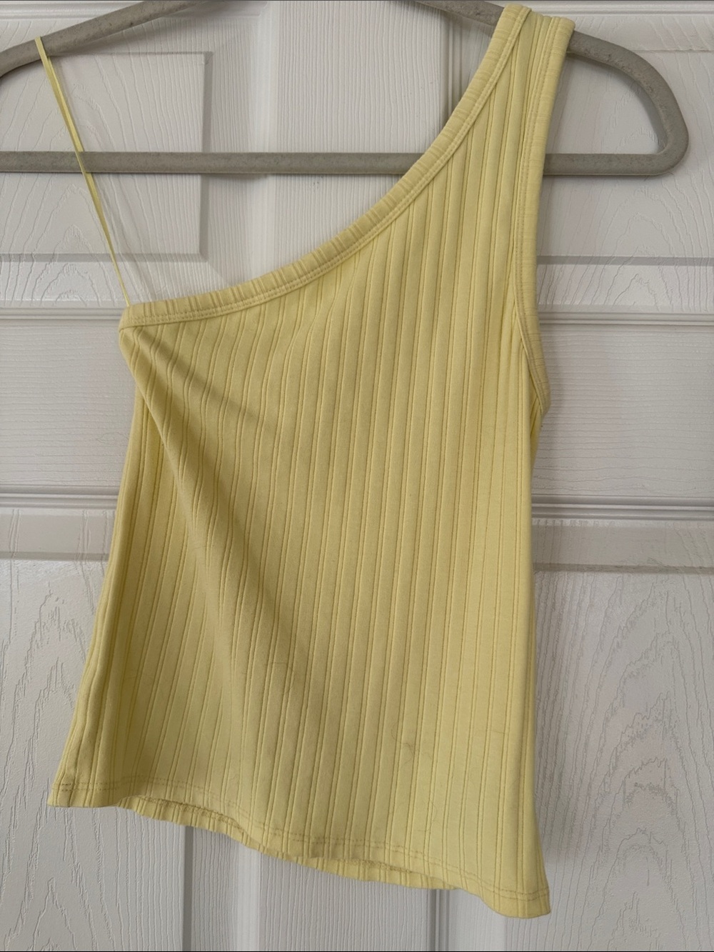 American Eagle Outfitters One-Shoulder Ribbed Tank Top in Pale Yellow